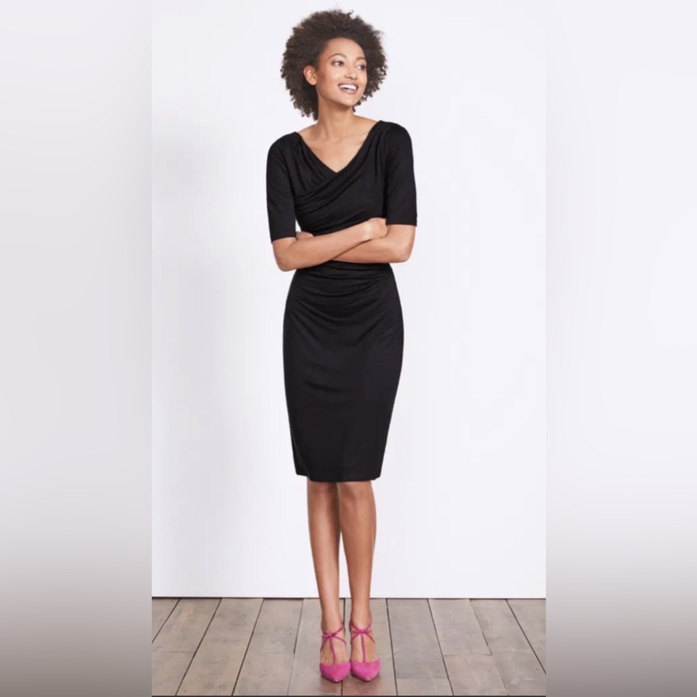 Boden V neck Ruched knit dress